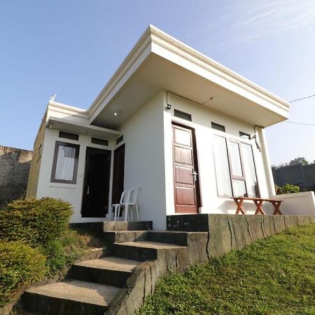 Lembur Incu Syariah Villa & Resto Lembang Exterior foto