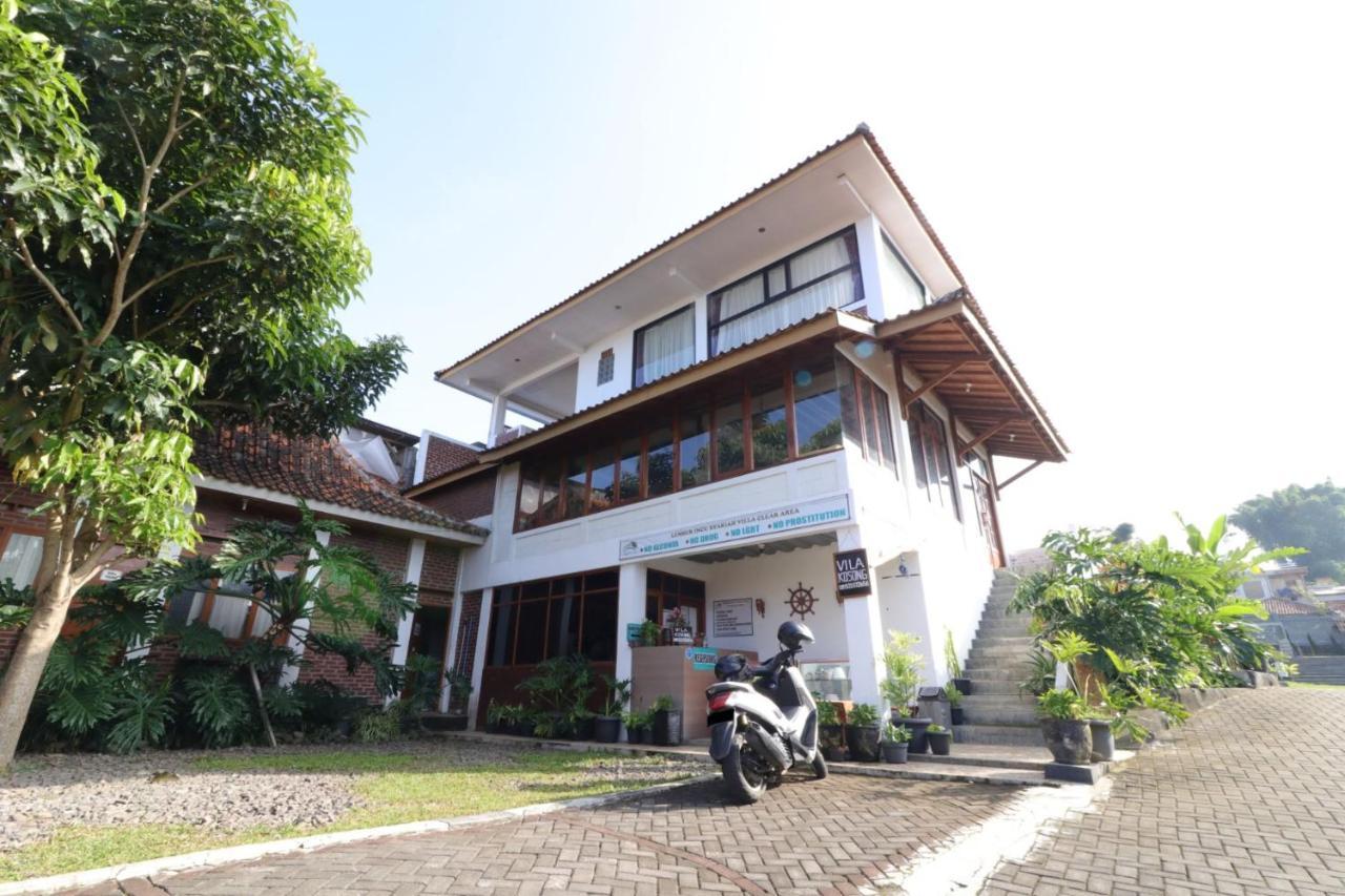 Lembur Incu Syariah Villa & Resto Lembang Exterior foto
